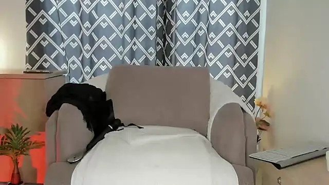 alyjonesoficiall online show from 04-18-26, 07:40