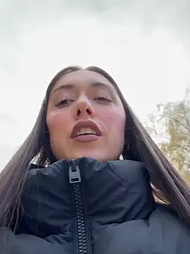 emiliasommer online show from 10-26-25, 12:44