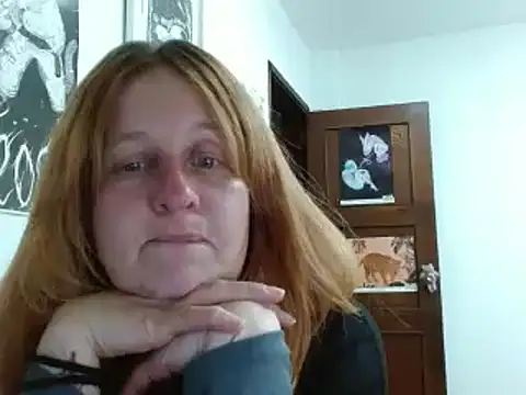 Snapshot of ViioletaMora chatting on 04-18-26, 05:00 ViioletaMora online show from 04-18-26, 05:00