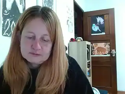 Snapshot of ViioletaMora chatting on 04-22-26, 04:15 ViioletaMora online show from 04-22-26, 04:15