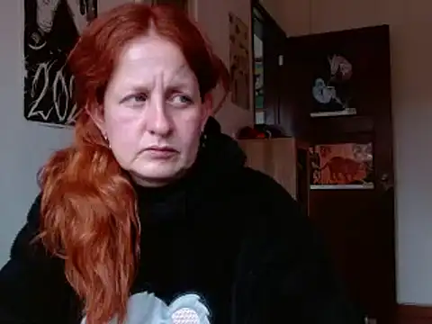 Snapshot of ViioletaMora chatting on 04-26-26, 07:44 ViioletaMora online show from 04-26-26, 07:44
