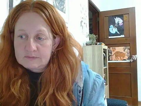 Snapshot of ViioletaMora chatting on 05-09-26, 04:39 ViioletaMora online show from 05-09-26, 04:39