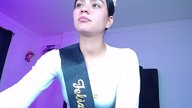 Ariel Zeo1 online show from 11-13-25, 07:57