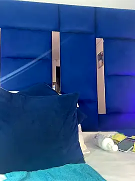 alice love052 online show from 12-21-25, 04:30