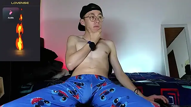 Snapshot of Elian_Cooper chatting on 12-10-24, 09:12 Elian Cooper online show from 12-10-24, 09:12