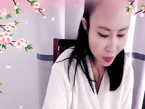 Snapshot of xiaoxuer chatting on 12-17-24, 04:34 xiaoxuer online show from 12-17-24, 04:34