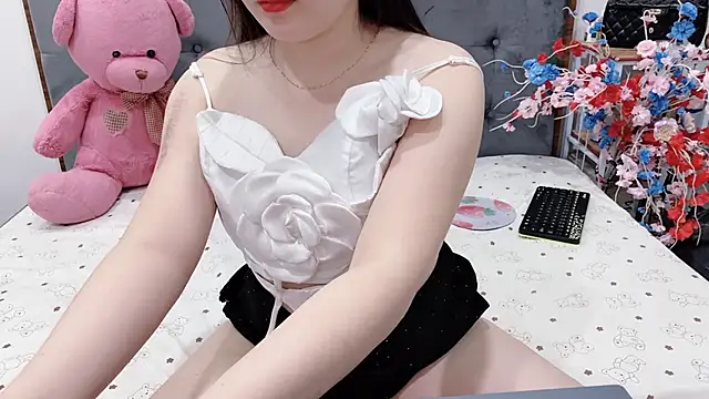 Snapshot of Funikio chatting on 06-12-26, 01:43 Funikio online show from 06-12-26, 01:43