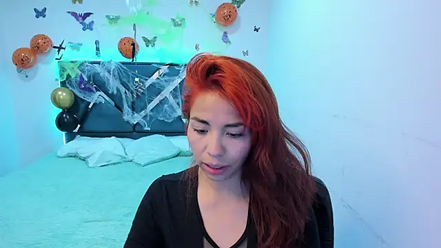 Snapshot of Aylinn_diaz chatting on 10-20-25, 12:49 Aylinn diaz online show from 10-20-25, 12:49