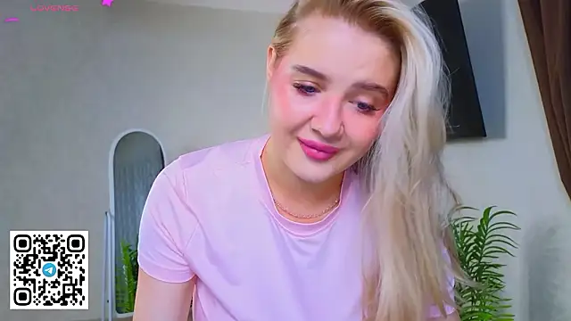 oliviabr0wn0 online show from 03-23-26, 02:15