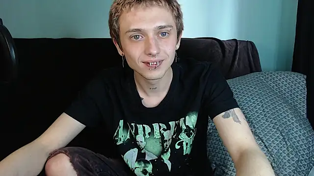 Snapshot of axxxturel chatting on 12-04-24, 12:36 axxxturel online show from 12-04-24, 12:36