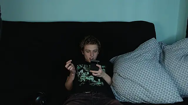 Snapshot of axxxturel chatting on 12-11-24, 12:02 axxxturel online show from 12-11-24, 12:02