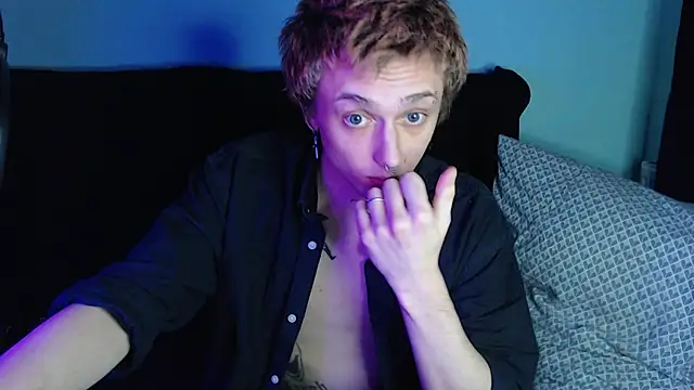 Snapshot of axxxturel chatting on 12-21-24, 12:09 axxxturel online show from 12-21-24, 12:09