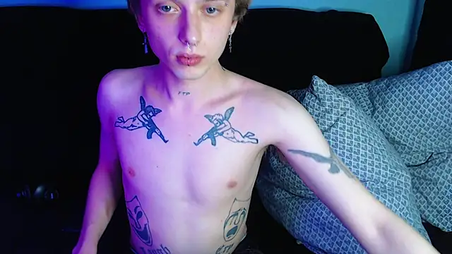 Snapshot of axxxturel chatting on 12-28-24, 01:18 axxxturel online show from 12-28-24, 01:18