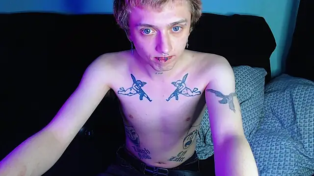 Snapshot of axxxturel chatting on 12-28-24, 10:25 axxxturel online show from 12-28-24, 10:25