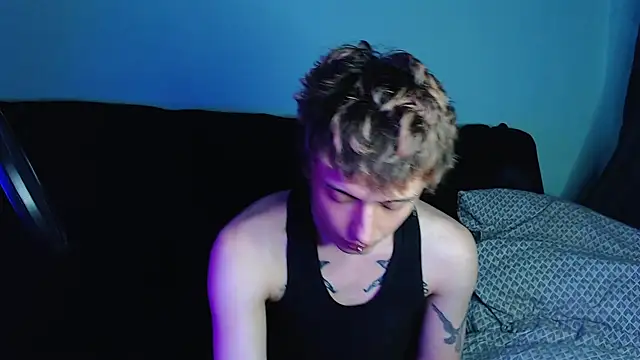 Snapshot of axxxturel chatting on 02-14-25, 11:31 axxxturel online show from 02-14-25, 11:31