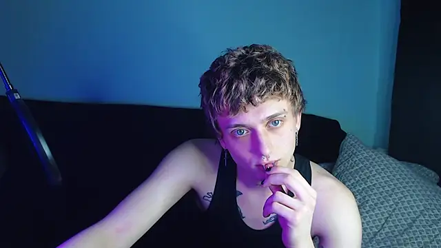 Snapshot of axxxturel chatting on 02-17-25, 09:41 axxxturel online show from 02-17-25, 09:41