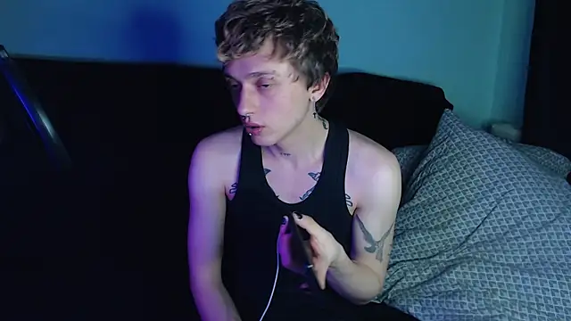 Snapshot of axxxturel chatting on 02-18-25, 12:48 axxxturel online show from 02-18-25, 12:48