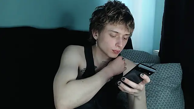 Snapshot of axxxturel chatting on 02-26-25, 01:52 axxxturel online show from 02-26-25, 01:52