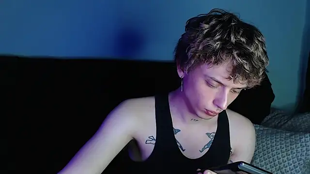 Snapshot of axxxturel chatting on 03-17-25, 11:32 axxxturel online show from 03-17-25, 11:32