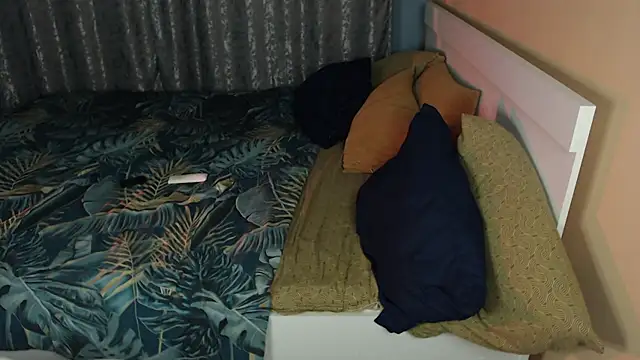 Snapshot of axxxturel chatting on 09-14-25, 04:50 axxxturel online show from 09-14-25, 04:50