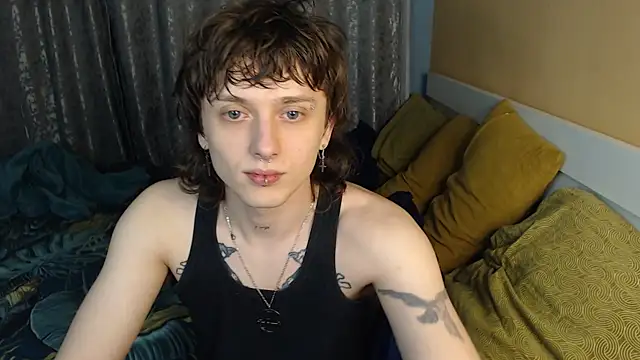 Snapshot of axxxturel chatting on 11-19-25, 11:27 axxxturel online show from 11-19-25, 11:27