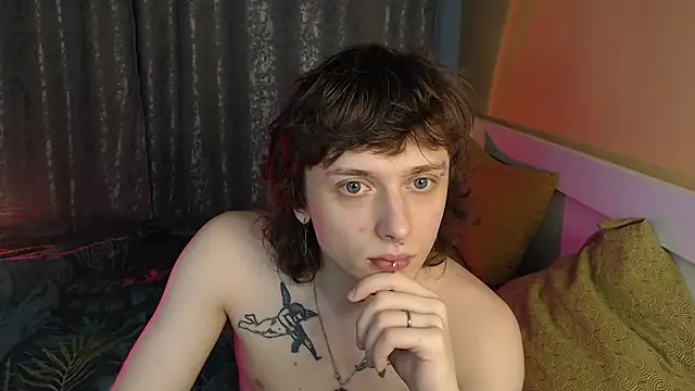 Snapshot of axxxturel chatting on 11-25-25, 12:32 axxxturel online show from 11-25-25, 12:32