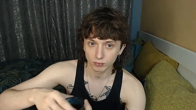 Snapshot of axxxturel chatting on 11-29-25, 12:02 axxxturel online show from 11-29-25, 12:02