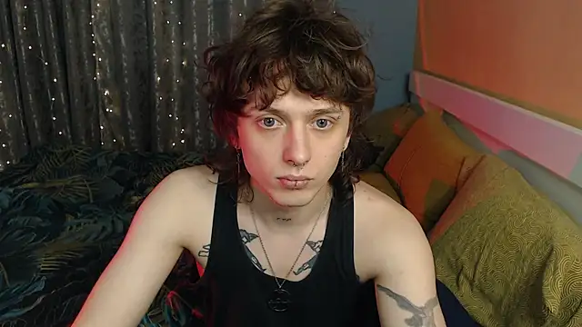 Snapshot of axxxturel chatting on 12-15-25, 10:25 axxxturel online show from 12-15-25, 10:25