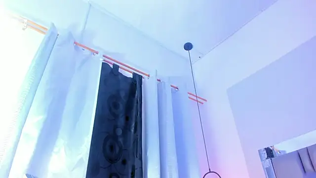 Emily Gil1 online show from 01-31-25, 05:10