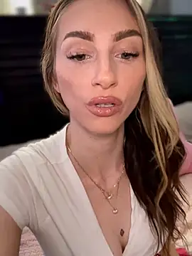 BrattyBae xo online show from 07-10-26, 06:21