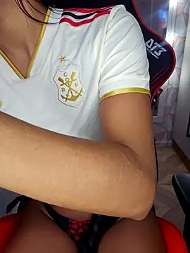 Snapshot of moreninhasilva chatting on 09-18-25, 08:00 moreninhasilva online show from 09-18-25, 08:00