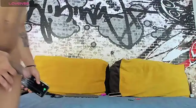 Snapshot of its_me_miley chatting on 01-25-25, 04:13 its me miley online show from 01-25-25, 04:13