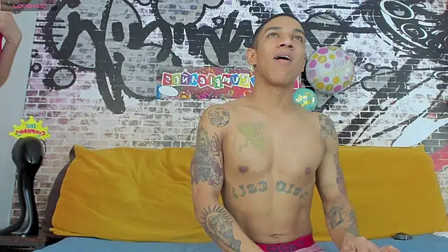 Snapshot of its_me_miley chatting on 03-13-25, 04:45 its me miley online show from 03-13-25, 04:45