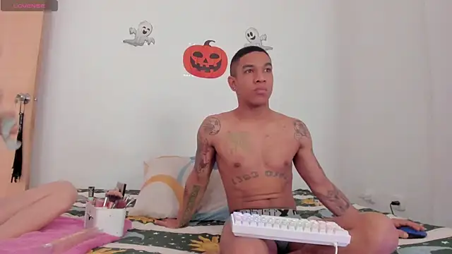 Snapshot of its_me_miley chatting on 10-28-25, 01:14 its me miley online show from 10-28-25, 01:14