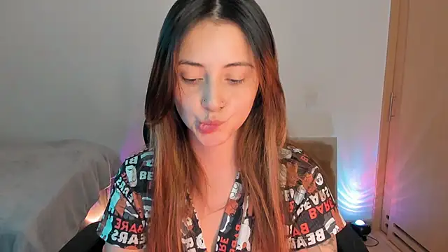 annie mora online show from 10-09-25, 03:04