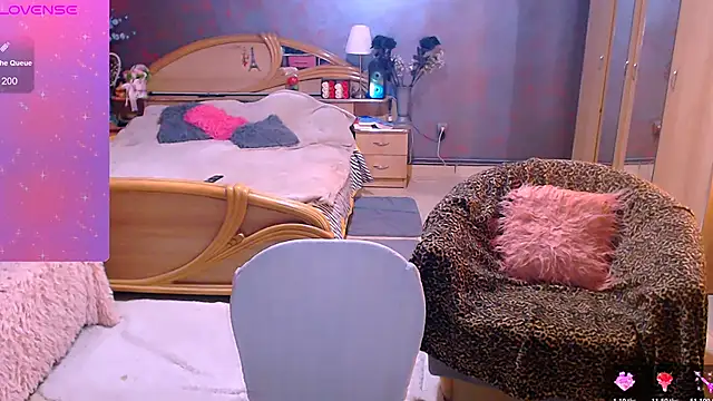 Snapshot of Ariellefoxy chatting on 11-10-25, 07:24 Ariellefoxy online show from 11-10-25, 07:24