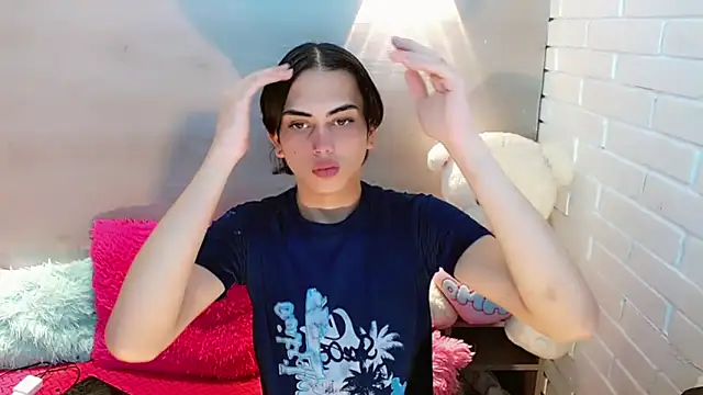 Snapshot of Daniela_Pink_ chatting on 10-16-25, 07:48 Daniela Pink online show from 10-16-25, 07:48