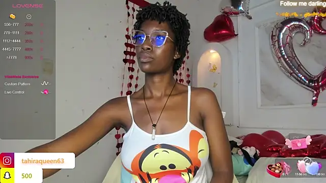 Snapshot of Tahira_21_ chatting on 02-13-25, 06:27 Tahira 21 online show from 02-13-25, 06:27