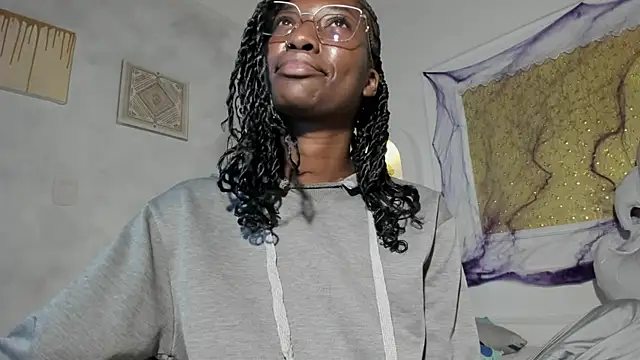 Snapshot of Tahira_21_ chatting on 10-27-25, 06:45 Tahira 21 online show from 10-27-25, 06:45