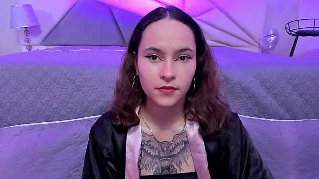 Snapshot of AnnyThompson_ chatting on 01-11-25, 07:49 AnnyThompson online show from 01-11-25, 07:49