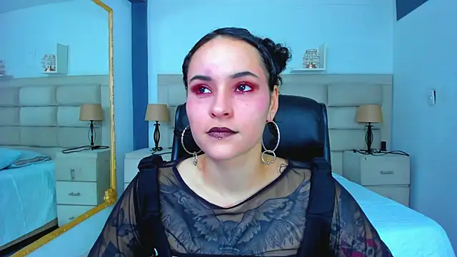 Snapshot of AnnyThompson_ chatting on 09-17-25, 08:54 AnnyThompson online show from 09-17-25, 08:54