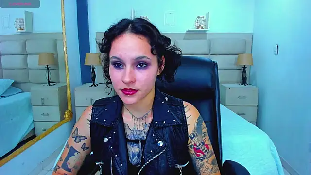 Snapshot of AnnyThompson_ chatting on 09-19-25, 09:04 AnnyThompson online show from 09-19-25, 09:04