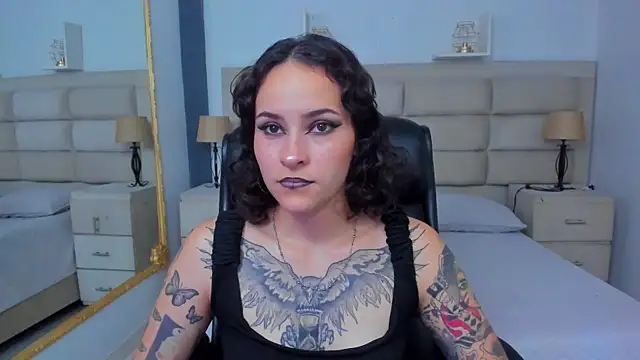 Snapshot of AnnyThompson_ chatting on 10-13-25, 08:42 AnnyThompson online show from 10-13-25, 08:42