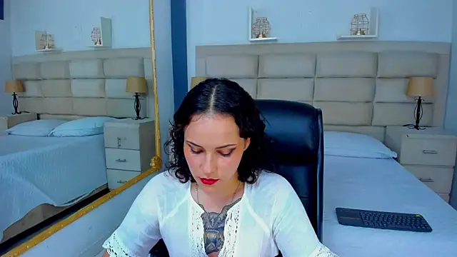 Snapshot of AnnyThompson_ chatting on 11-10-25, 09:14 AnnyThompson online show from 11-10-25, 09:14