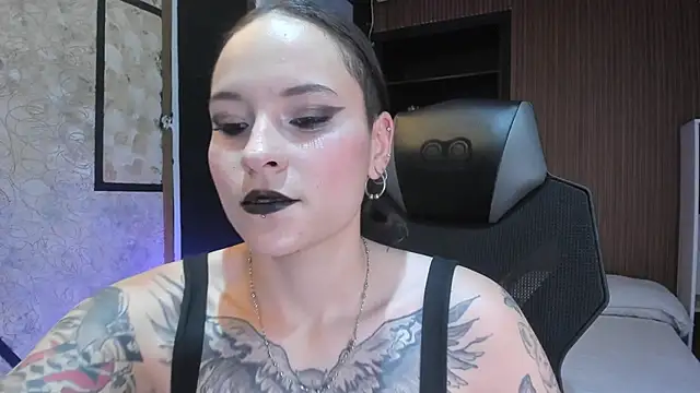 AnnyThompson  online show from 04-06-26, 10:00