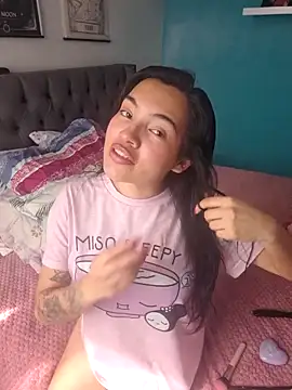 lauvelez   online show from 02-04-26, 02:34