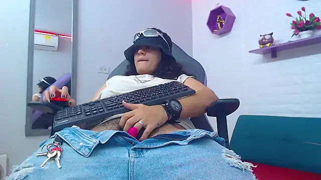 Snapshot of snowflake_xxx chatting on 02-07-25, 01:15 snowflake xxx online show from 02-07-25, 01:15