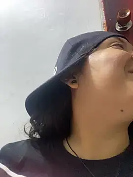 Snapshot of snowflake_xxx chatting on 02-22-25, 04:51 snowflake xxx online show from 02-22-25, 04:51