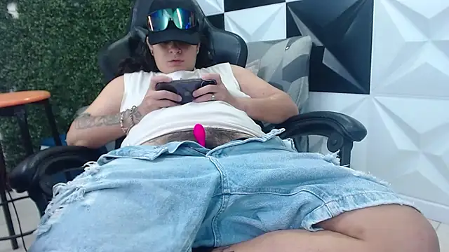 Snapshot of snowflake_xxx chatting on 03-18-25, 10:15 snowflake xxx online show from 03-18-25, 10:15