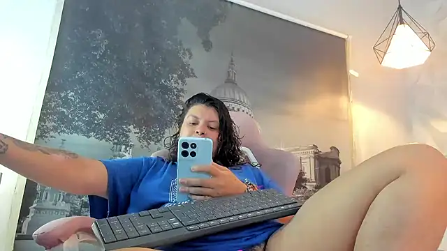 Snapshot of snowflake_xxx chatting on 10-16-25, 03:18 snowflake xxx online show from 10-16-25, 03:18